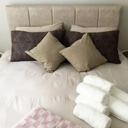 Apartment Small Semi Basement Floor