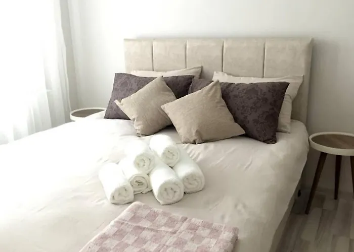 Small Semi Basement Floor Апартаменты *